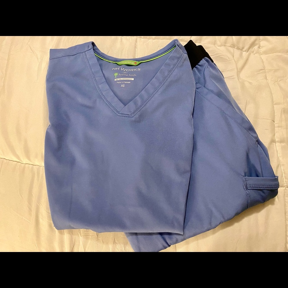 Ceil blue Healings women’s scrub set!